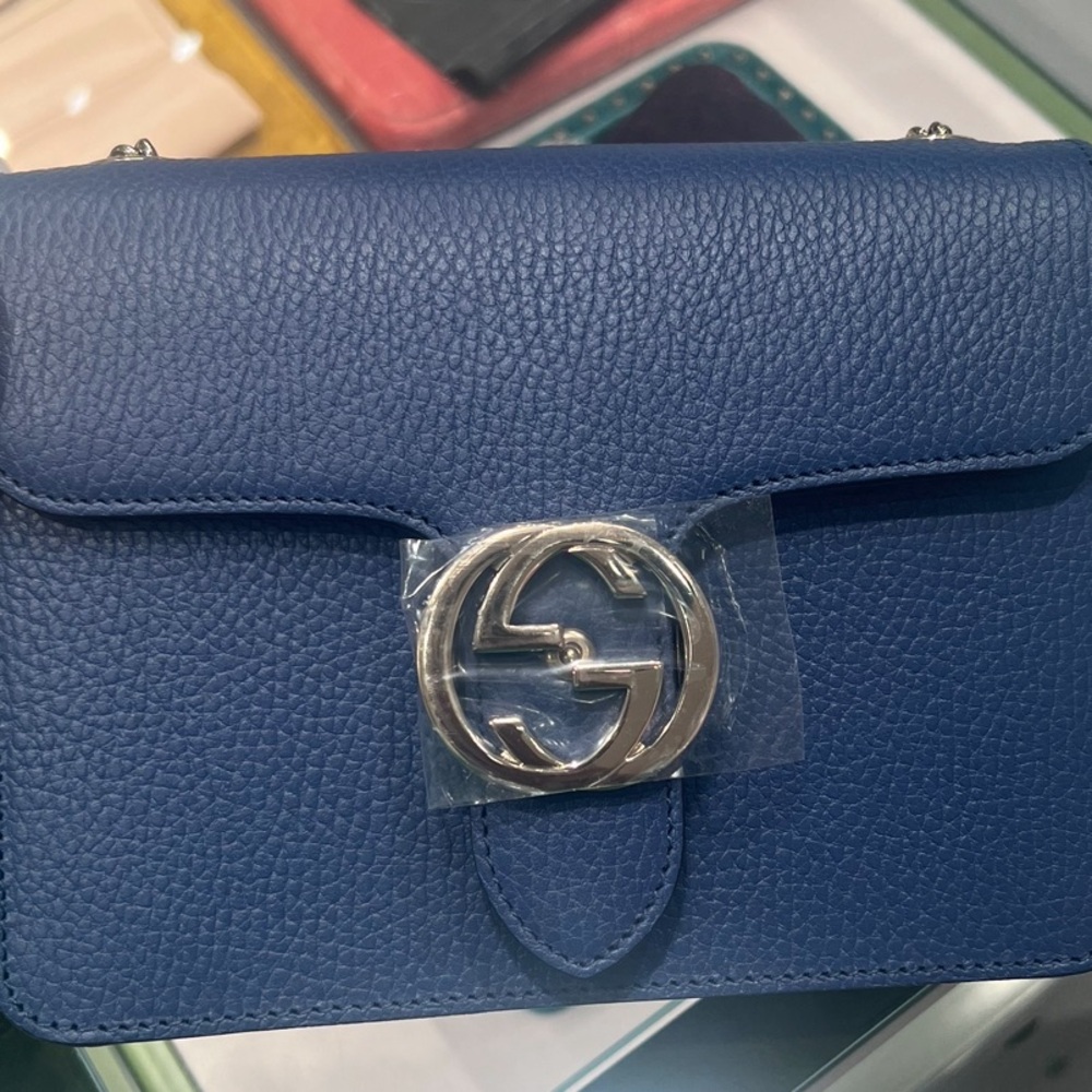 Authentic leather Gucci purse